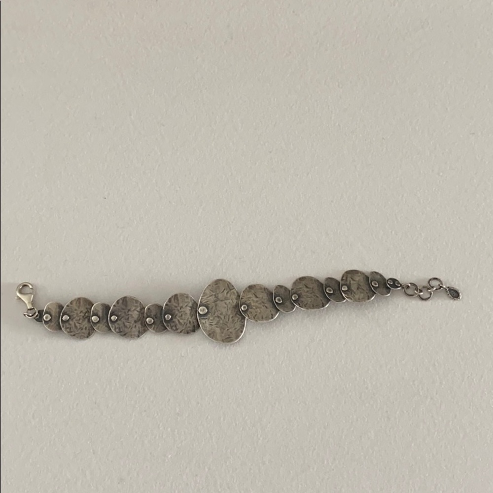B3074 Badge of Beauty Bracelet